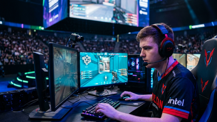 Hvordan bliver du pro gamer: Karriereguide til esports Danmark
